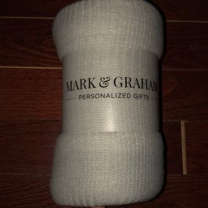 BRAND 🆕 MARK & GRAHAM COLOR BLOCK THRKW